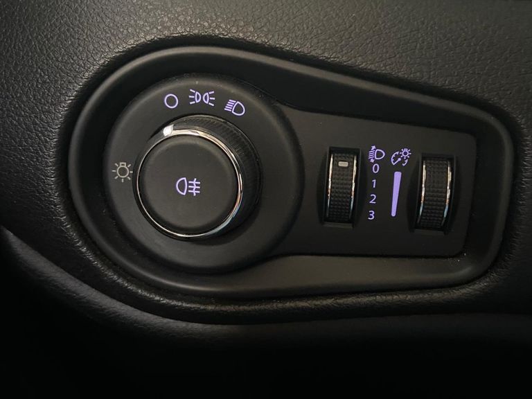 Jeep Renegade 1.8 4x2 Flex 16V Aut.