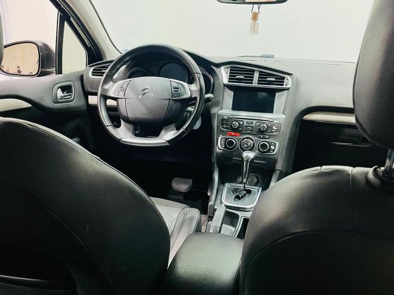 Citroën C4 LOUNGE Tendance 1.6 Turbo 4p Aut