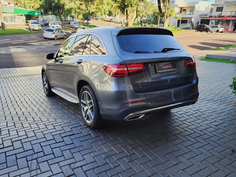 Mercedes GLC 250 Sport 4MATIC 2.0 TB 16V Aut.