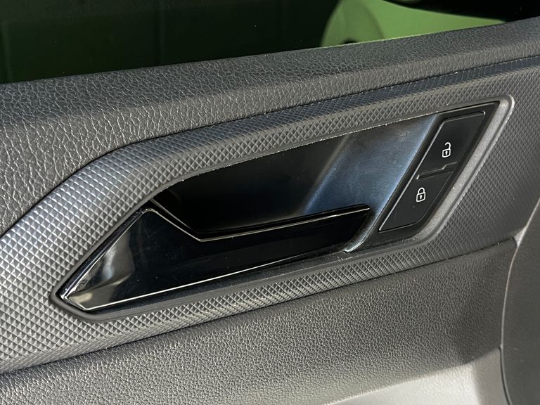 VolksWagen Polo 1.0 MPI Flex 12V 5p