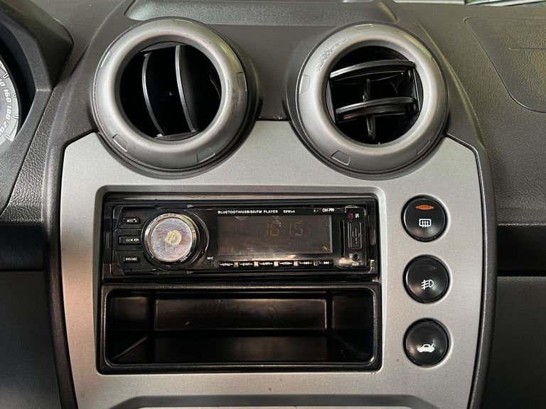 Ford Fiesta Sed. 1.6 8V Flex 4p