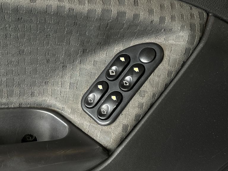 Ford Fiesta Sed. 1.6 8V Flex 4p