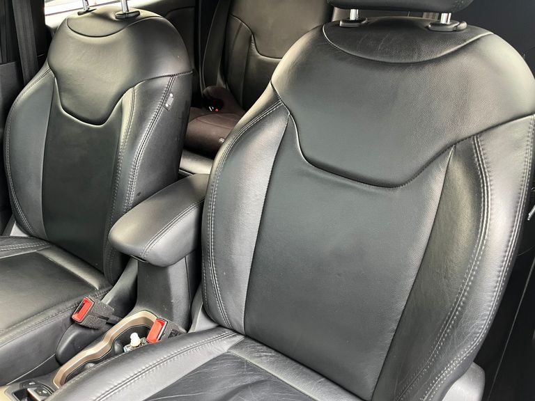 Jeep Renegade 1.8 4x2 Flex 16V Aut.