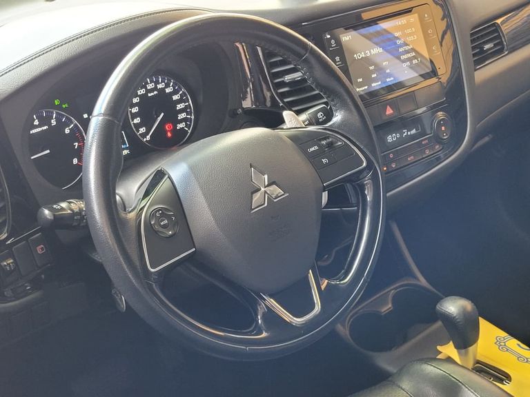 Mitsubishi OUTLANDER 2.0 16V 160cv Aut.