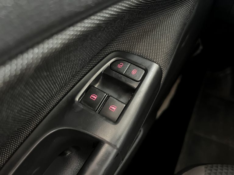 VolksWagen VOYAGE 1.6 MSI Flex 16V 4p Aut.