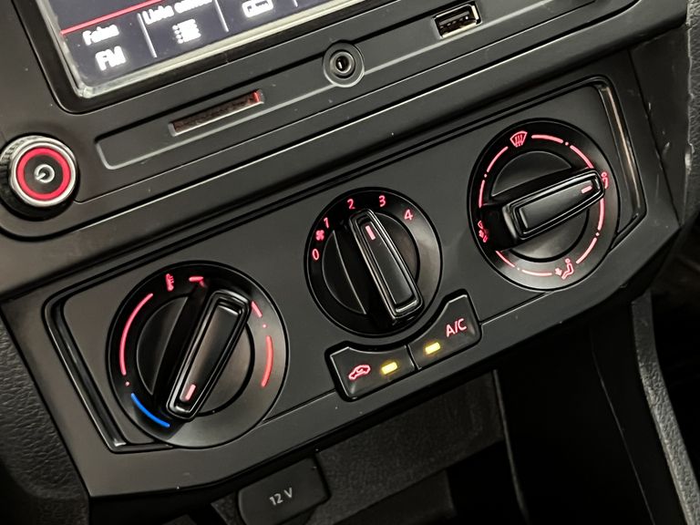 VolksWagen VOYAGE 1.6 MSI Flex 16V 4p Aut.