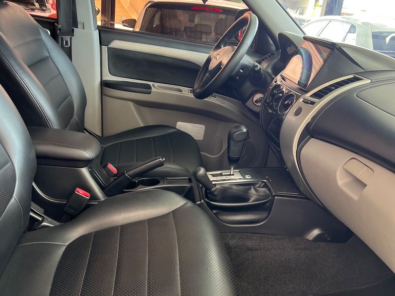 Mitsubishi Pajero DAKAR 3.2 4x4 T.I. Dies. 5p Aut.