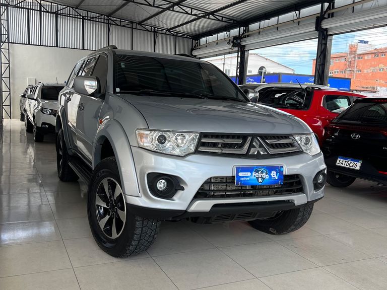 Mitsubishi Pajero DAKAR 3.2 4x4 T.I. Dies. 5p Aut.