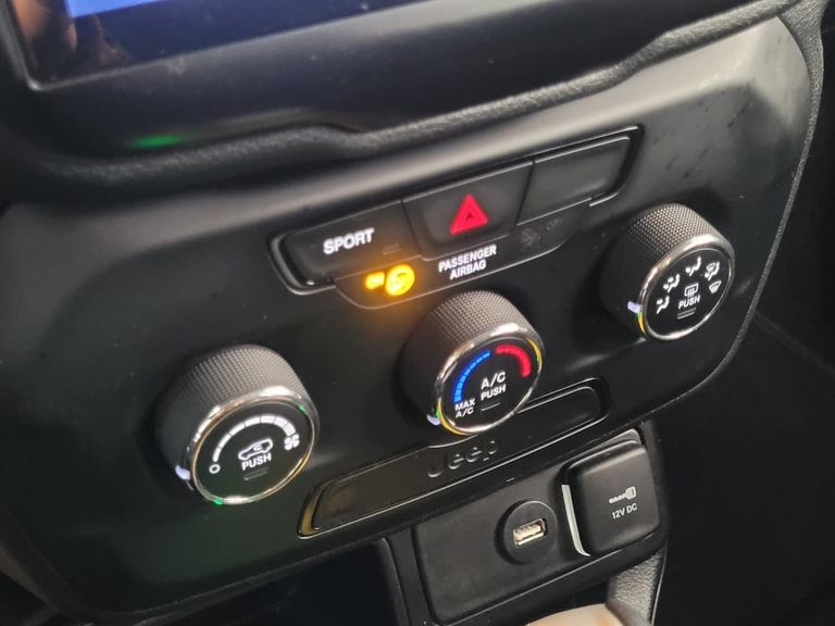 Jeep Renegade STD 1.8 4x2 Flex 16v Aut.