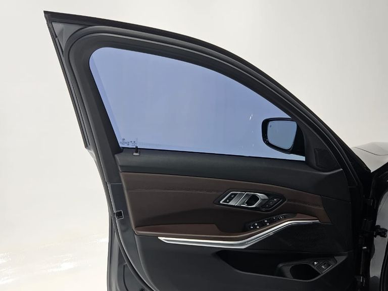 BMW 330e M Sport 2.0 Turbo Aut. (Híbrido)