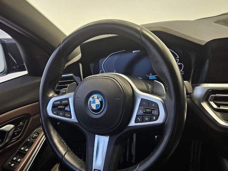 BMW 330e M Sport 2.0 Turbo Aut. (Híbrido)