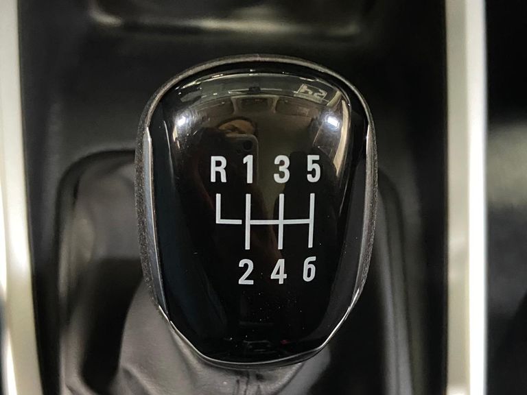 Chevrolet ONIX SEDAN Plus LT 1.0 12V Flex 4p Mec.