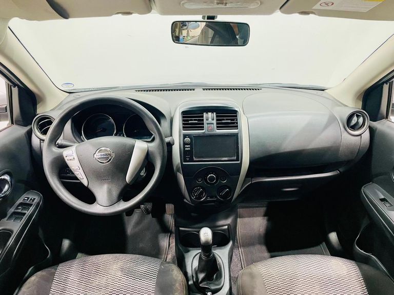 Nissan VERSA SV 1.6 16V FlexStart 4p Mec.