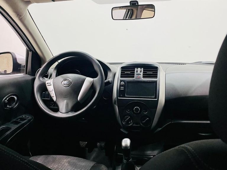 Nissan VERSA SV 1.6 16V FlexStart 4p Mec.