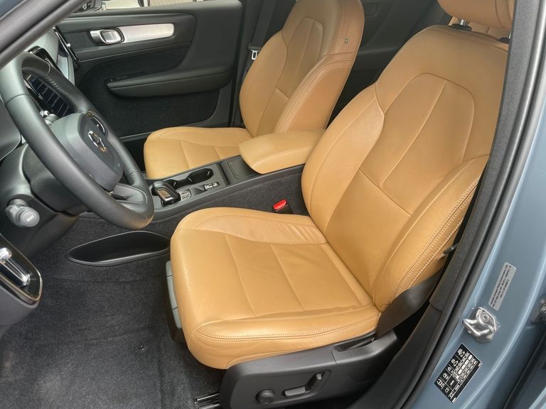 Volvo XC 40 T-5 MOMENTUM 2.0 252cv AWD