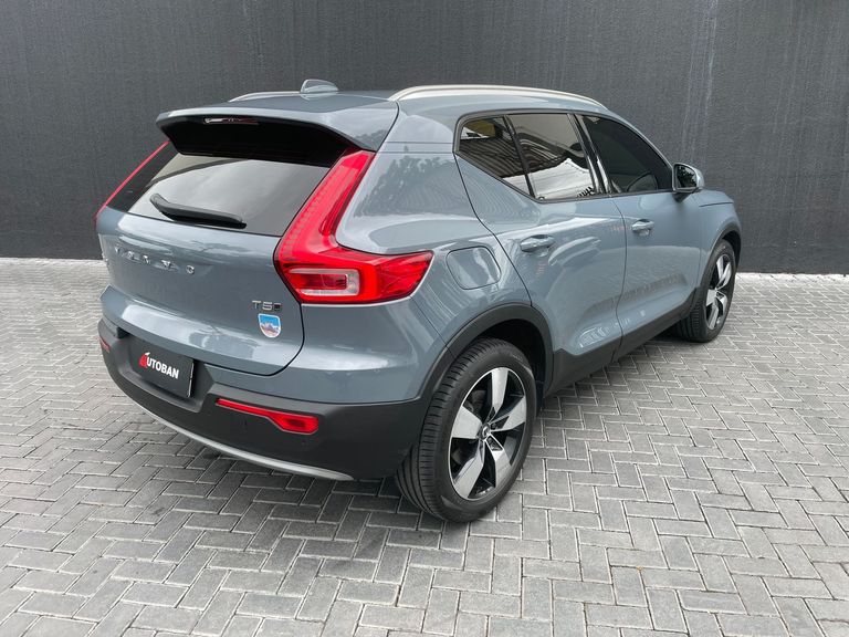 Volvo XC 40 T-5 MOMENTUM 2.0 252cv AWD