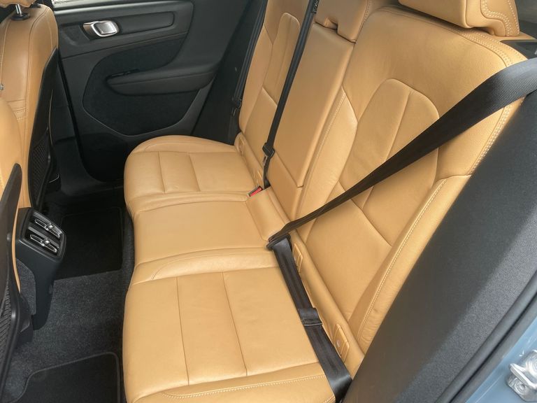 Volvo XC 40 T-5 MOMENTUM 2.0 252cv AWD