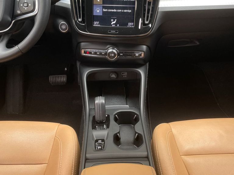 Volvo XC 40 T-5 MOMENTUM 2.0 252cv AWD