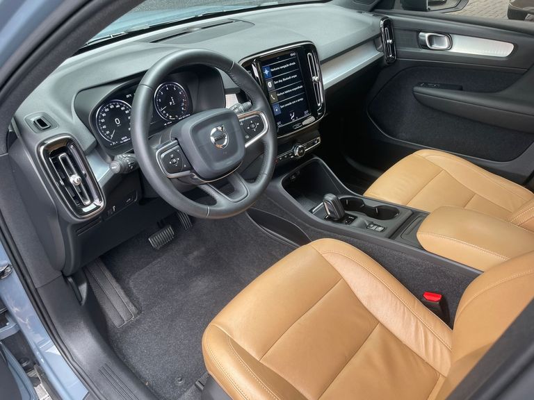 Volvo XC 40 T-5 MOMENTUM 2.0 252cv AWD