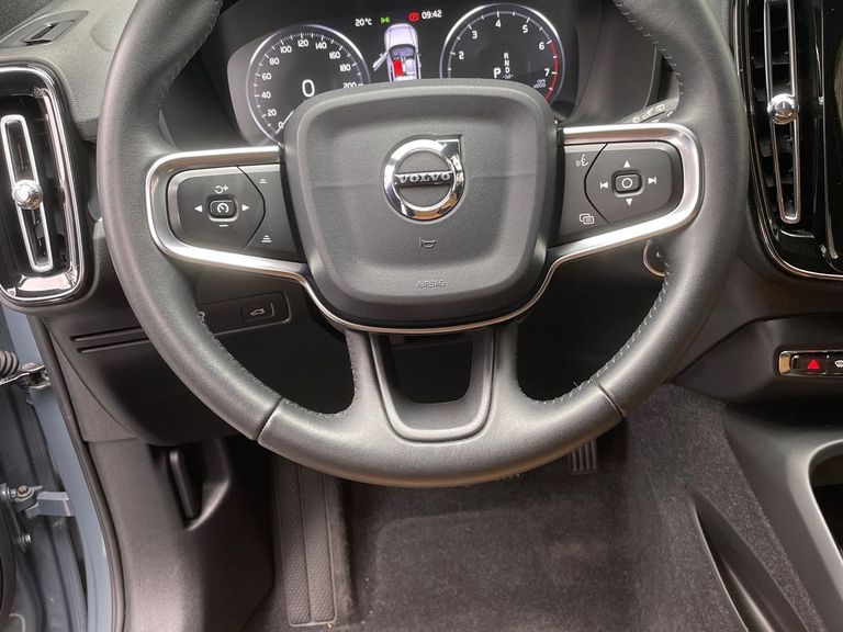 Volvo XC 40 T-5 MOMENTUM 2.0 252cv AWD