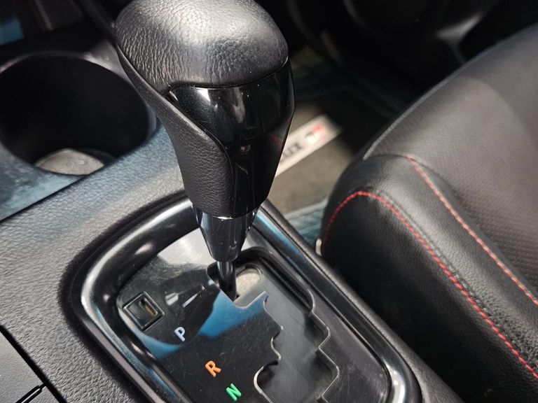 Toyota Hilux CD GR-S 4x4 2.8 TDI Dies. Aut.