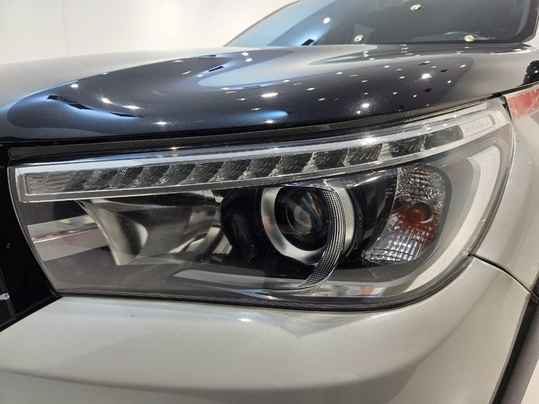 Toyota Hilux CD GR-S 4x4 2.8 TDI Dies. Aut.