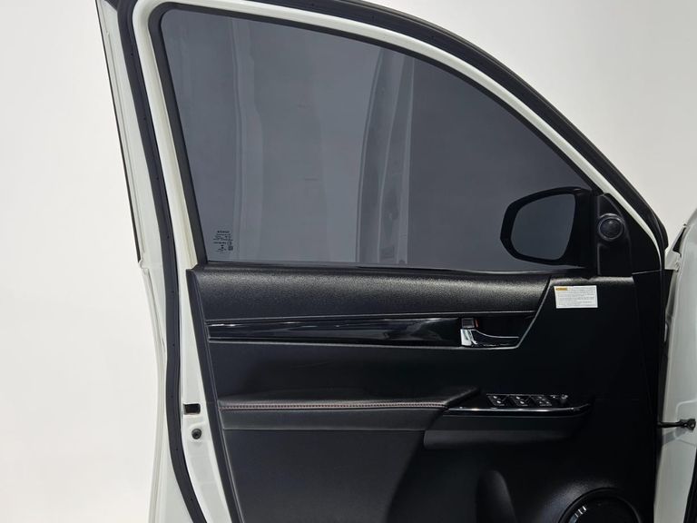 Toyota Hilux CD GR-S 4x4 2.8 TDI Dies. Aut.