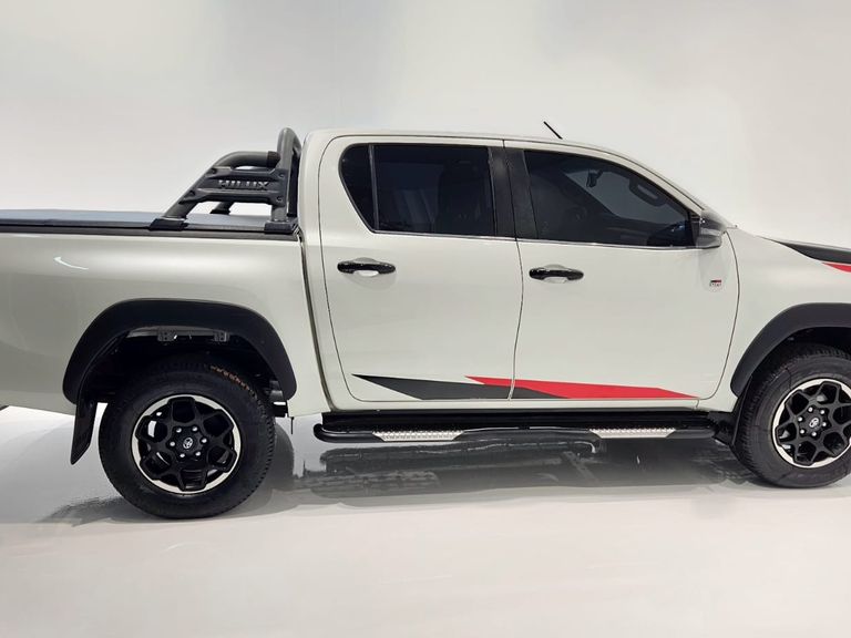 Toyota Hilux CD GR-S 4x4 2.8 TDI Dies. Aut.