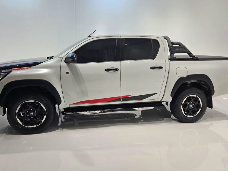 Toyota Hilux CD GR-S 4x4 2.8 TDI Dies. Aut.