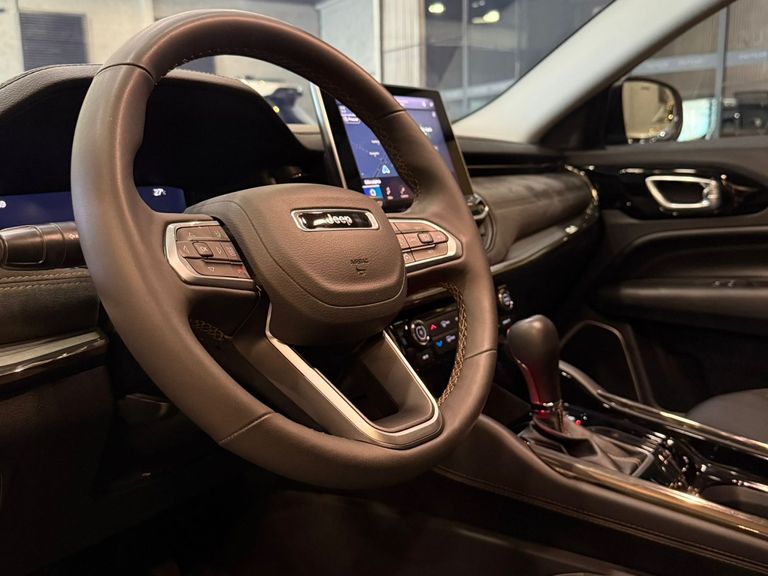 Jeep Commander Limited T270 1.3 TB Flex Aut.