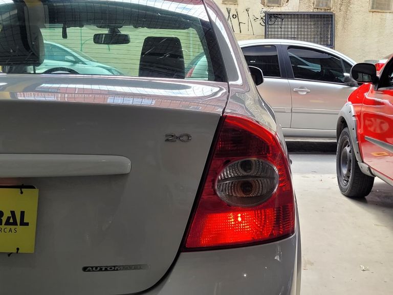 Ford Focus Sedan 2.0 16V/2.0 16V Flex 4p Aut.