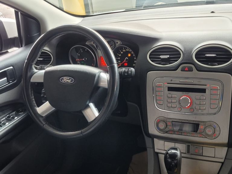 Ford Focus Sedan 2.0 16V/2.0 16V Flex 4p Aut.