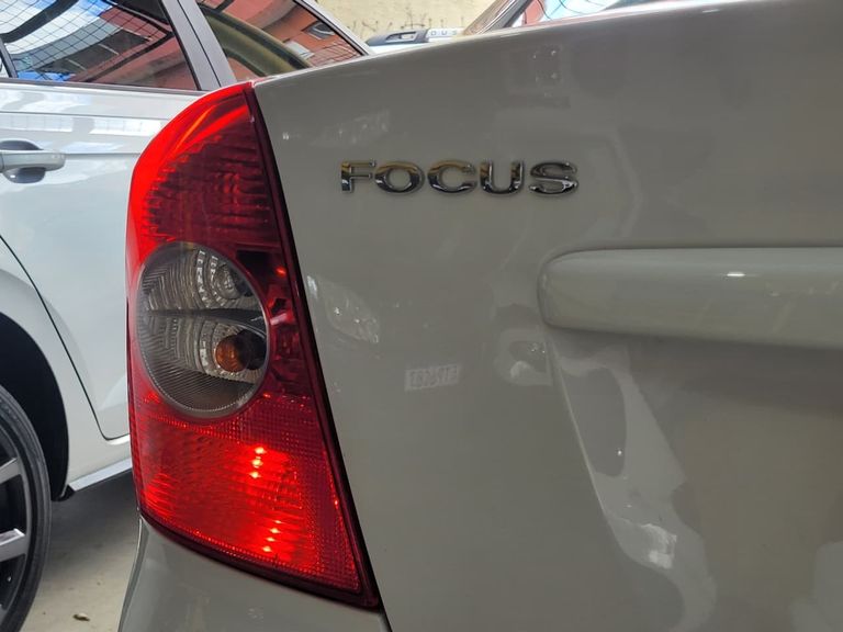 Ford Focus Sedan 2.0 16V/2.0 16V Flex 4p Aut.