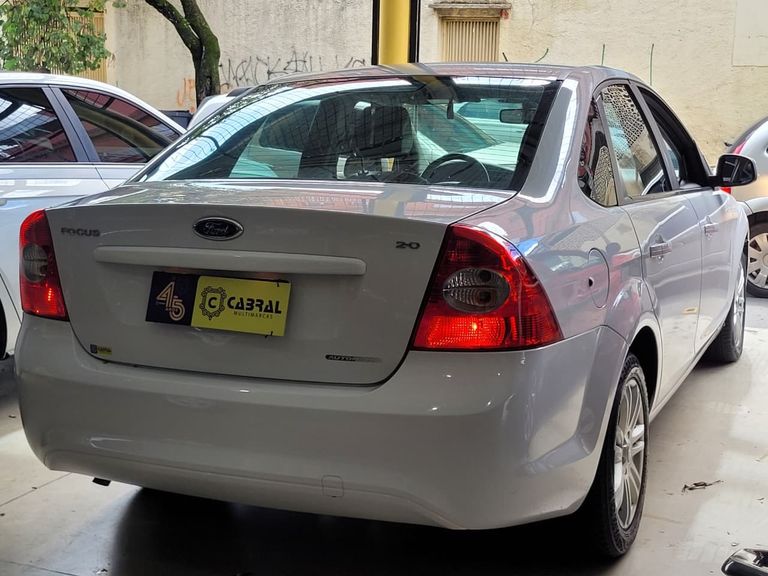 Ford Focus Sedan 2.0 16V/2.0 16V Flex 4p Aut.