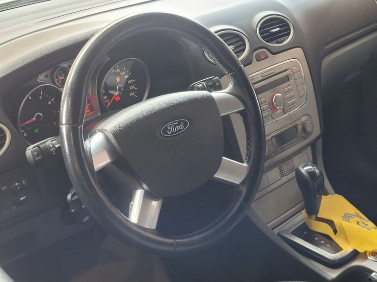 Ford Focus Sedan 2.0 16V/2.0 16V Flex 4p Aut.