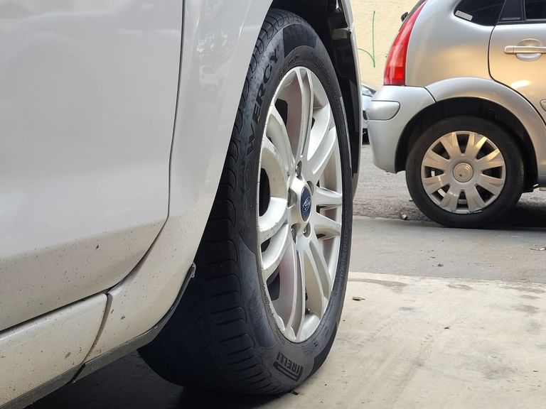 Ford Focus Sedan 2.0 16V/2.0 16V Flex 4p Aut.