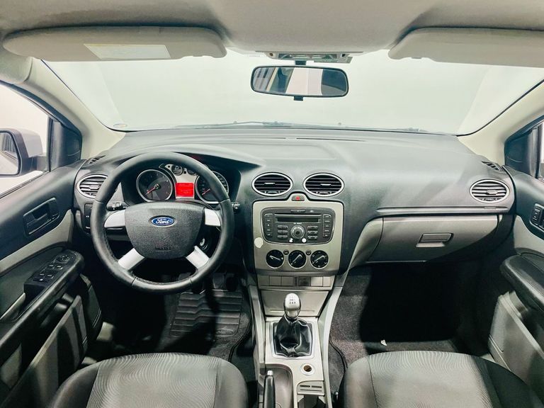Ford Focus Sedan 1.6/1.6 Flex 8V/16V 4p Mec.