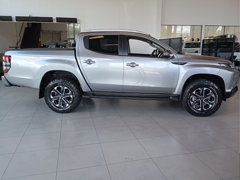 Mitsubishi L200 Triton Sport HPE-S 2.4 CD Dies. Aut