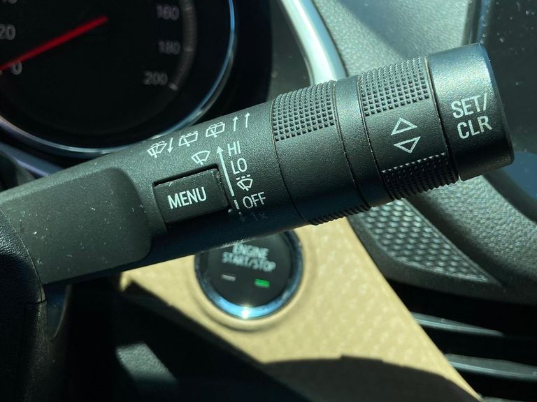 Chevrolet ONIX HATCH PREM. 1.0 12V TB Flex 5p Aut.