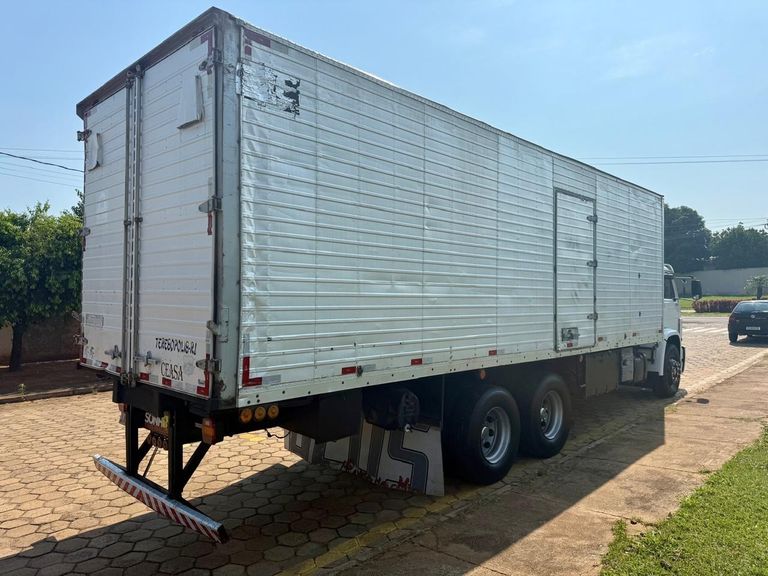 VOLKSWAGEN 23-220 6x2 3-Eixos 2p (diesel)