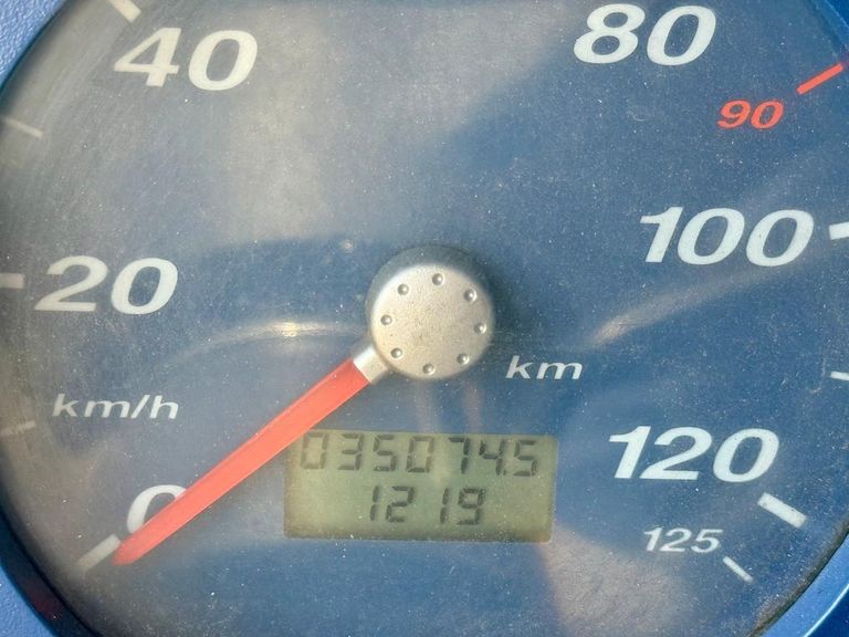 VOLKSWAGEN 23-220 6x2 3-Eixos 2p (diesel)