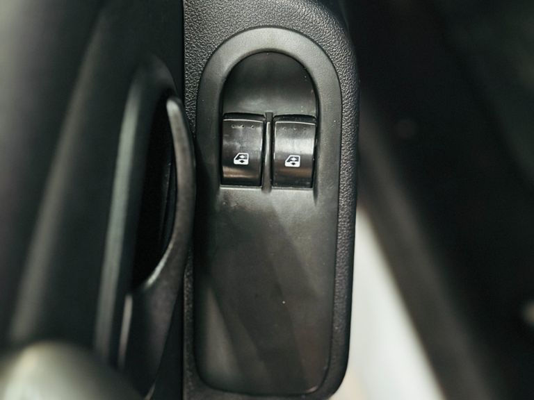 Renault SANDERO Expression Hi-Flex 1.0 16V 5p