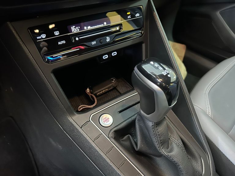 VolksWagen Nivus Highline 1.0 200 TSI Flex Aut.