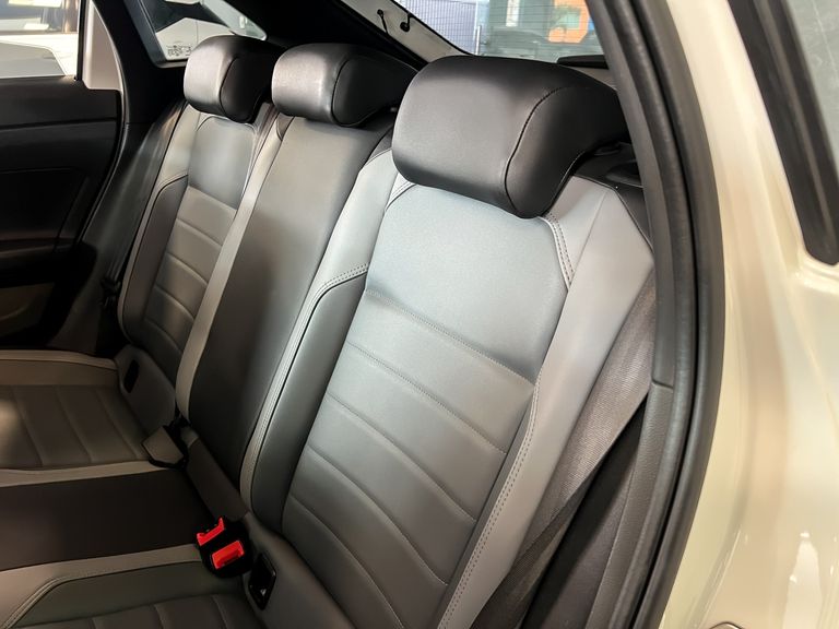 VolksWagen Nivus Highline 1.0 200 TSI Flex Aut.