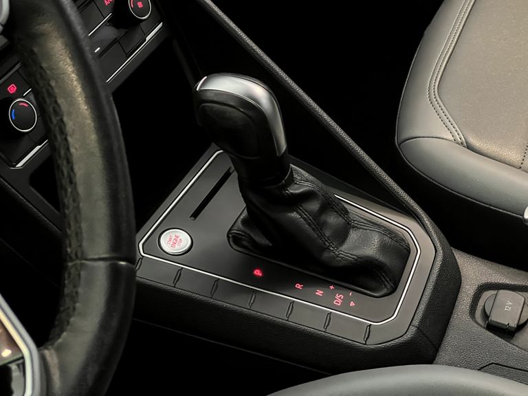 VolksWagen Nivus Highline 1.0 200 TSI Flex Aut.