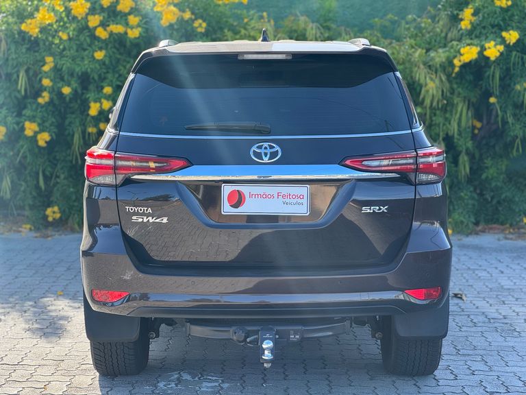 Toyota Hilux SW4 SRX 4x4 2.8 TDI 16V Dies. Aut.