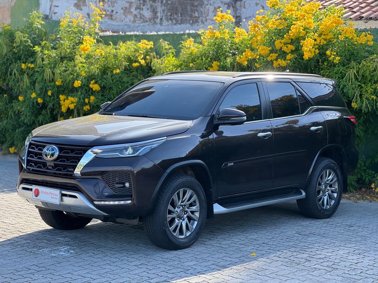 Toyota Hilux SW4 SRX 4x4 2.8 TDI 16V Dies. Aut.