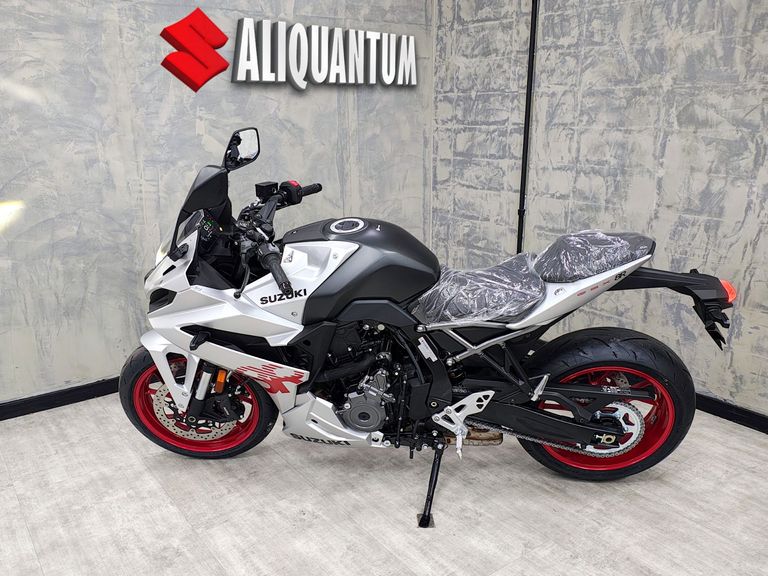 SUZUKI GSX-8R