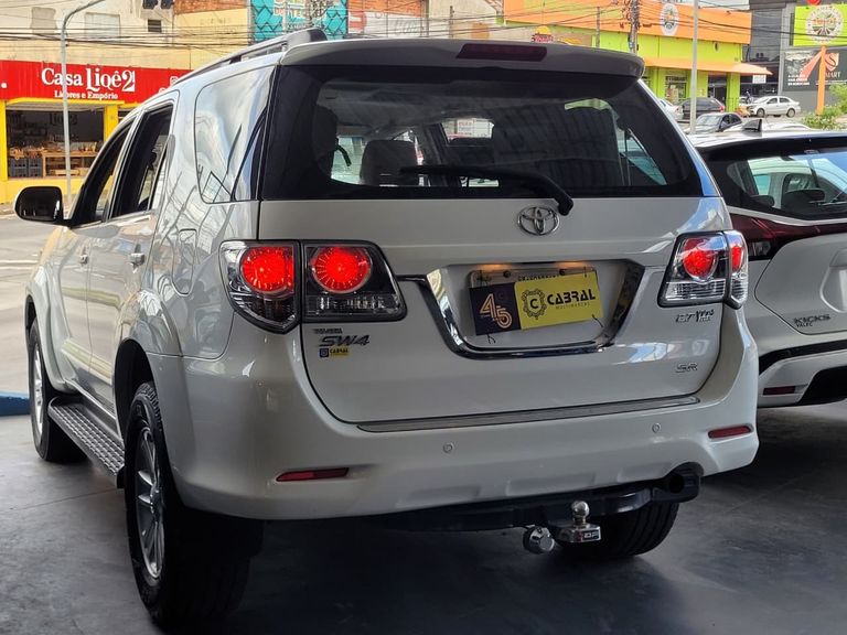 Toyota Hilux SW4 SR 4x2 2.7/ 2.7 Flex 16V Aut.