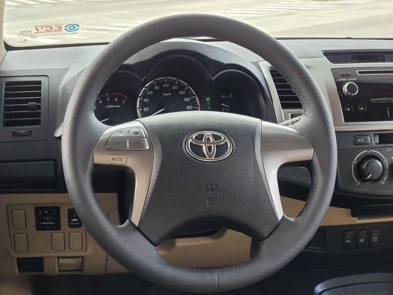 Toyota Hilux SW4 SR 4x2 2.7/ 2.7 Flex 16V Aut.